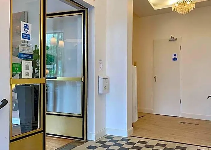 Hotel Bee Fang 2*